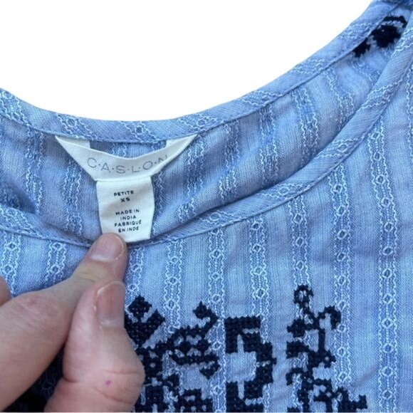 Caslon Top Sleeveless Blue Cotton Cross Stitch Keyhole Peep Holes Size XS Petite - Picture 4 of 9